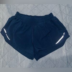 Lululemon Hotty Hot 2.5” True Navy Shorts